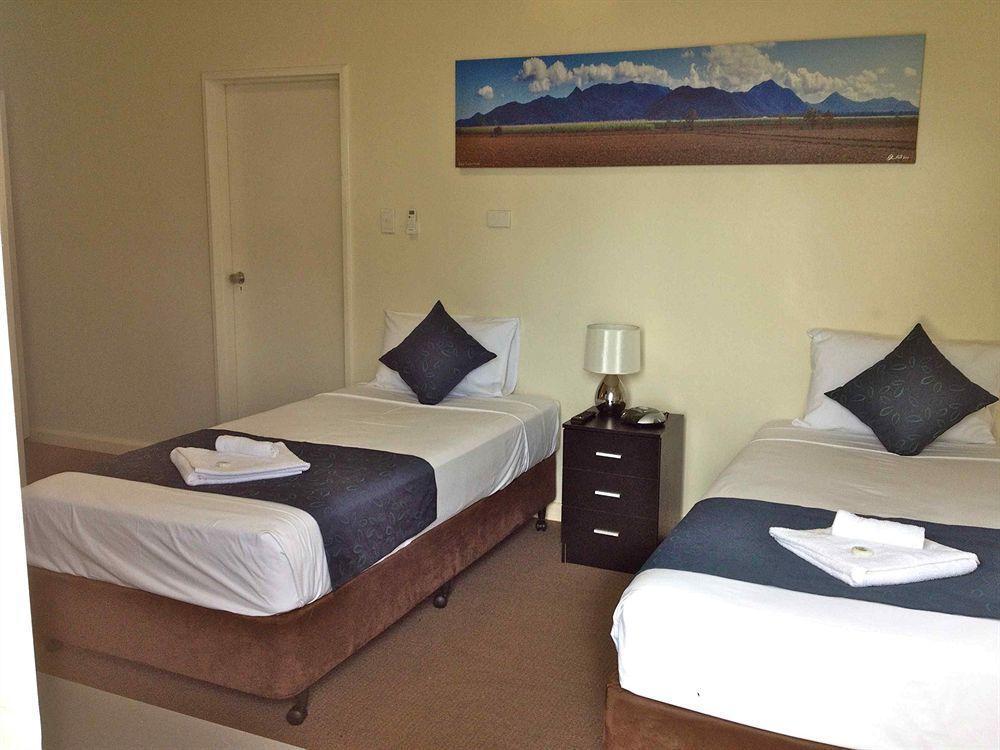 Lees Hotel Ingham Ngoại thất bức ảnh